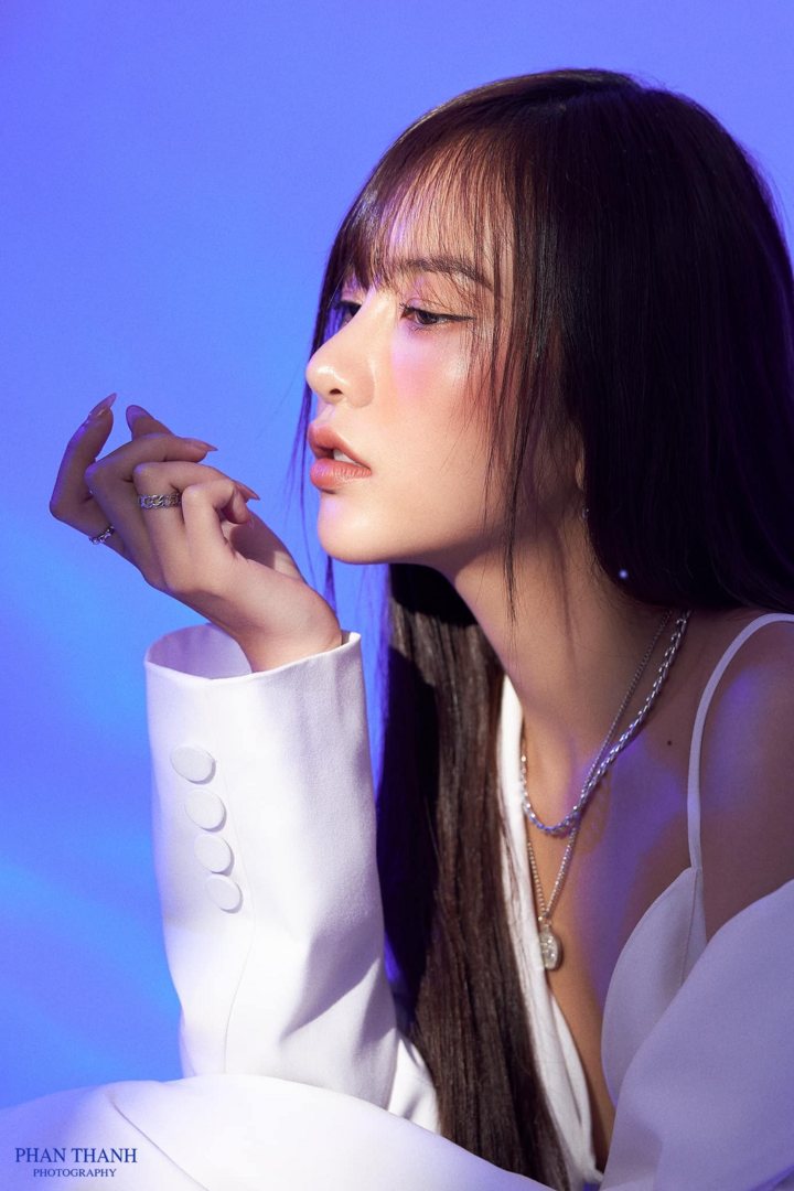 Con gái út xinh đẹp của NSND Trần Nhượng - 4