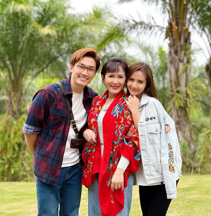 Nhan sắc bất chấp thời gian của NSND Minh Hoà tuổi U60 - 2