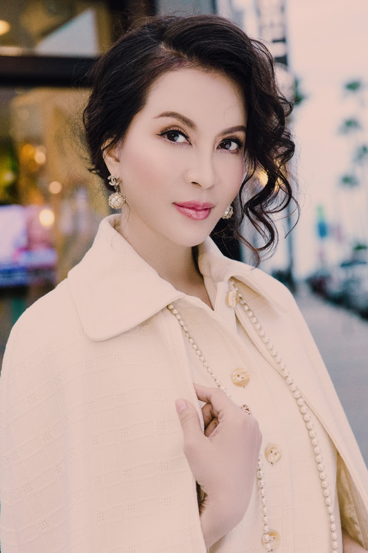 MC Thanh Mai khoe nhan sắc kiều diễm tuổi 48 trên đất Mỹ - 4