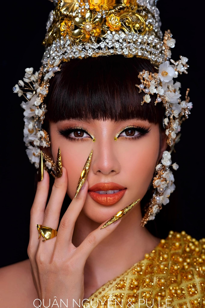 Diện váy sexy, Hoa hậu Thùy Tiên bừng sáng trong nắng sớm - 7