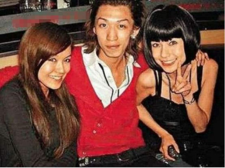 Fan 'khóc thét' xem ảnh 18 tuổi của Angela Baby, đến chồng cũng khó nhận ra - 5