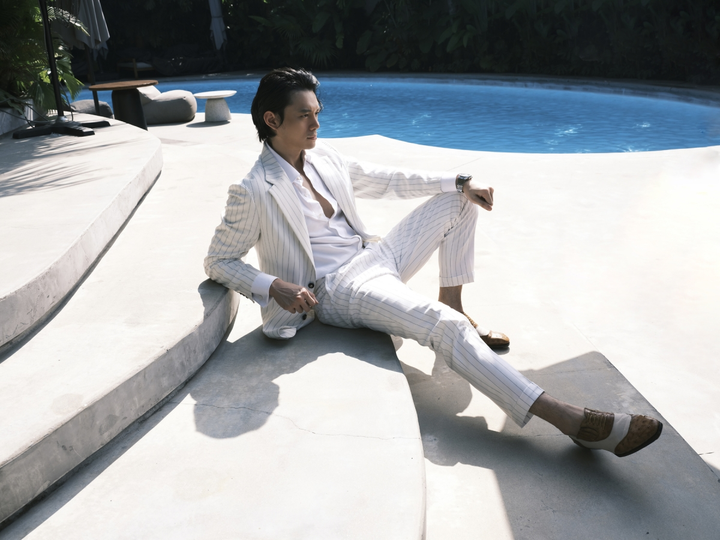 Tình trẻ của Trương Ngọc Ánh khoe cơ bụng 6 múi trong bộ ảnh mới - 10