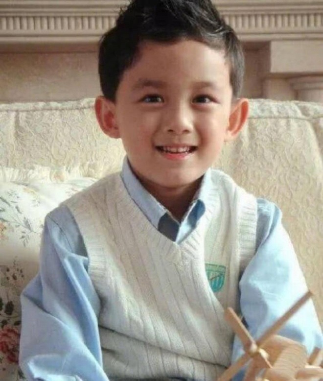 Na Tra đẹp trai nhất màn ảnh trở thành soái ca cao 1m82, cơ bụng 6 múi