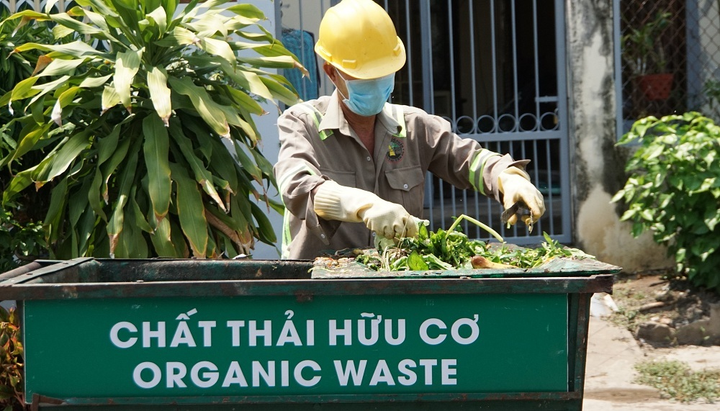 Phân loại rác thải tại nguồn - hành động nhỏ cứu sống Trái Đất xanh - 1