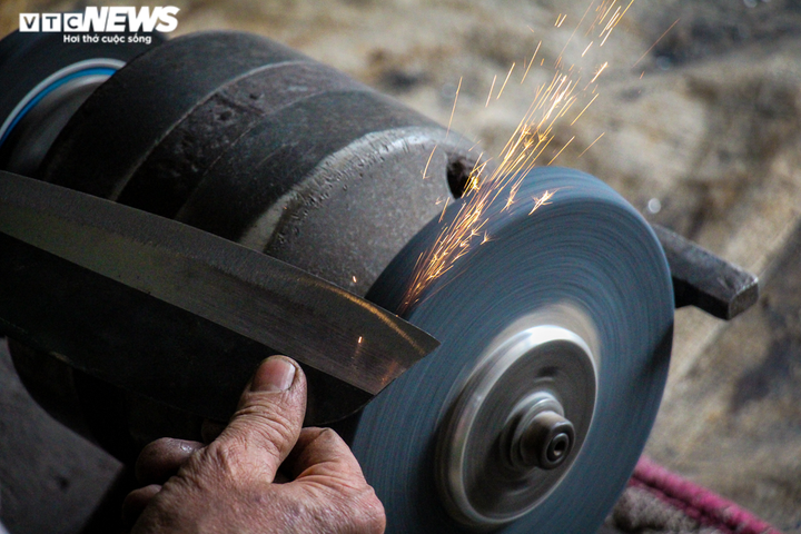 Ảnh: Giáp Tết, làng rèn Trung Lương ‘rực lửa’ xuyên đêm - 7