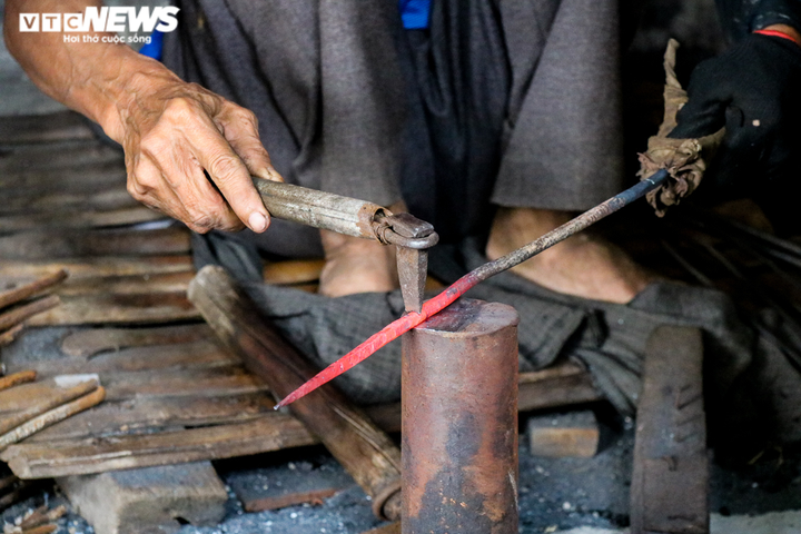 Ảnh: Giáp Tết, làng rèn Trung Lương ‘rực lửa’ xuyên đêm - 2