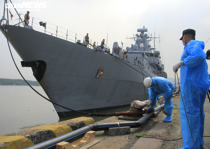 Ngắm khinh hạm Bayern của Hải quân Đức cập Bến cảng Nhà Rồng - 5