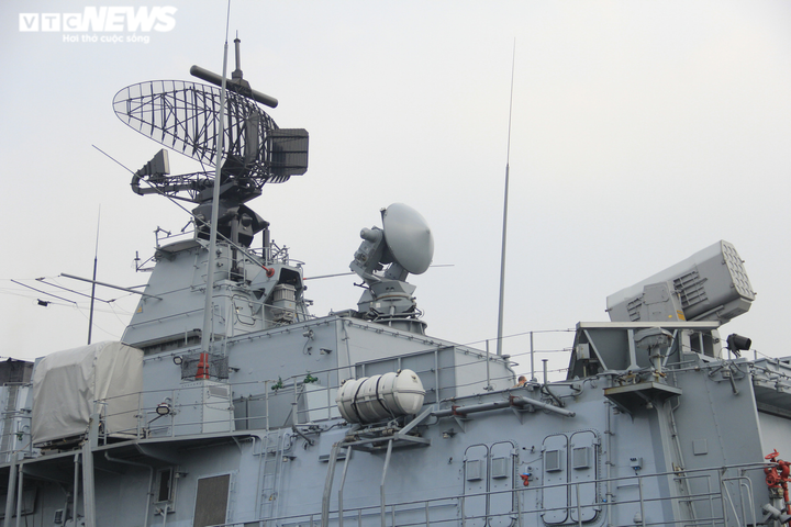 Ngắm khinh hạm Bayern của Hải quân Đức cập Bến cảng Nhà Rồng - 12