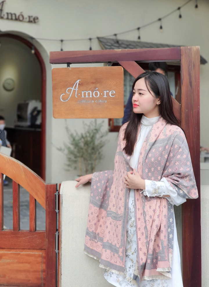 Ngỡ ngàng với nhan sắc phát thanh viên có giọng nói ngọt như đường của kênh FM90 - 7
