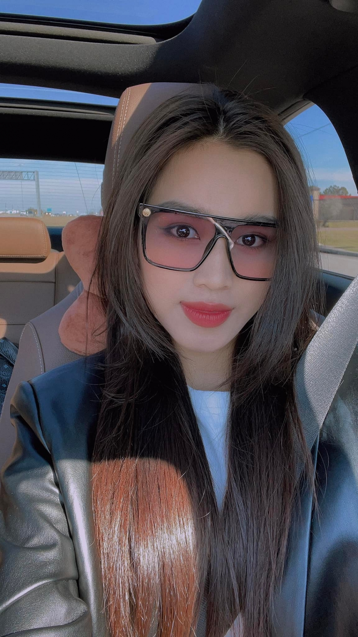 Hoa hậu Đỗ Thị Hà tái xuất rạng rỡ sau khi âm tính với SARS-CoV-2 - 6