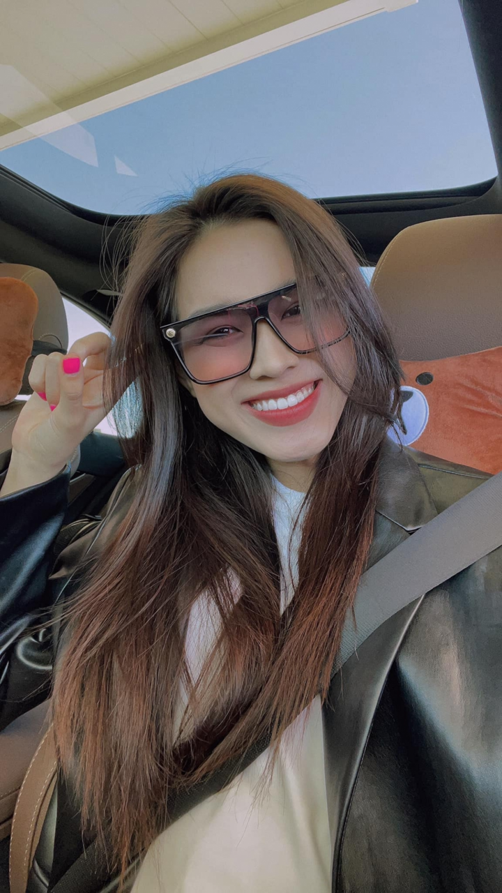 Hoa hậu Đỗ Thị Hà tái xuất rạng rỡ sau khi âm tính với SARS-CoV-2 - 5