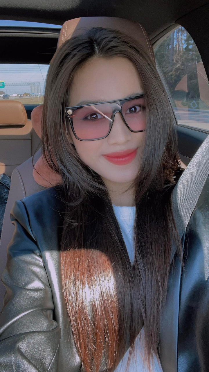 Hoa hậu Đỗ Thị Hà tái xuất rạng rỡ sau khi âm tính với SARS-CoV-2 - 3