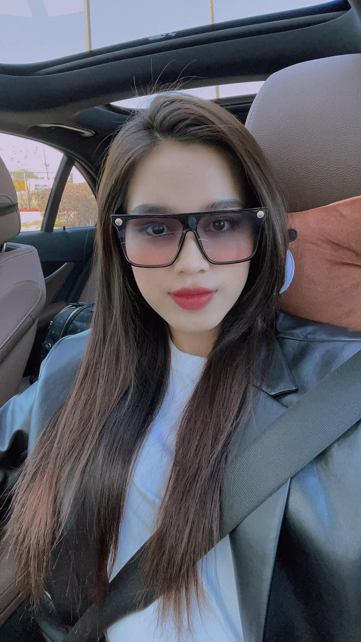 Hoa hậu Đỗ Thị Hà tái xuất rạng rỡ sau khi âm tính với SARS-CoV-2 - 1