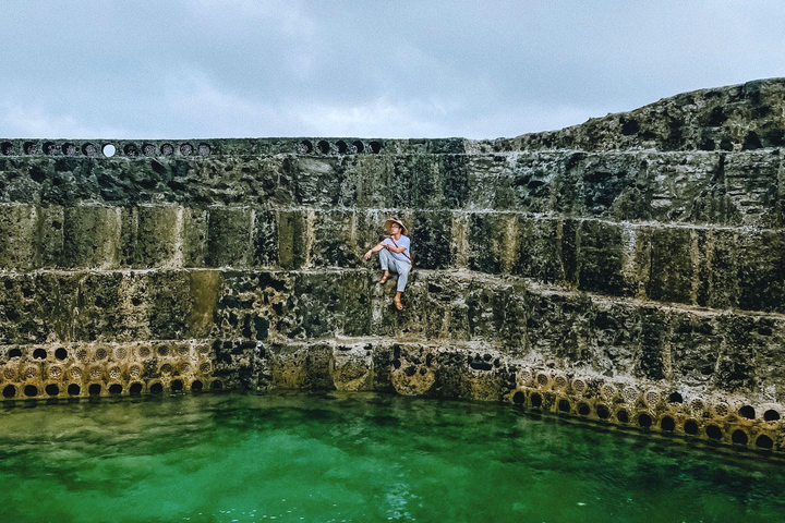 Phát hiện hồ cá bỏ hoang nổi lên như một công trình cổ giữa biển ở Việt Nam - 5