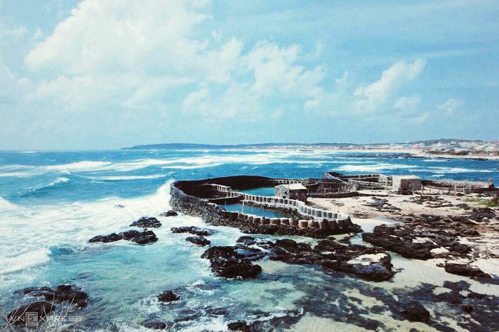 Phát hiện hồ cá bỏ hoang nổi lên như một công trình cổ giữa biển ở Việt Nam - 3