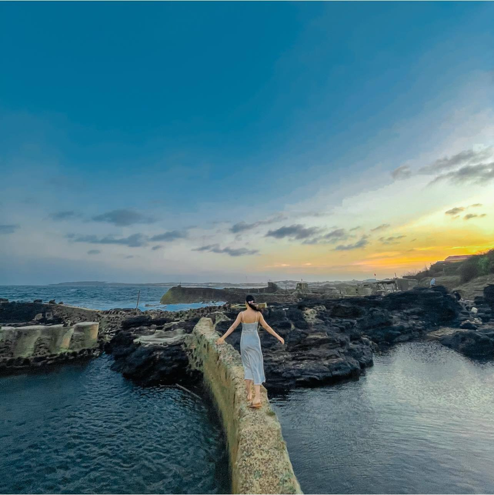 Phát hiện hồ cá bỏ hoang nổi lên như một công trình cổ giữa biển ở Việt Nam - 8