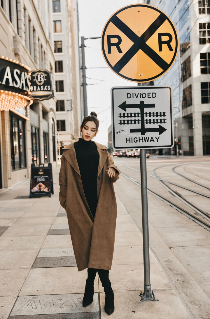 Hoa hậu Đỗ Thị Hà tái xuất rạng rỡ sau khi âm tính với SARS-CoV-2 - 7