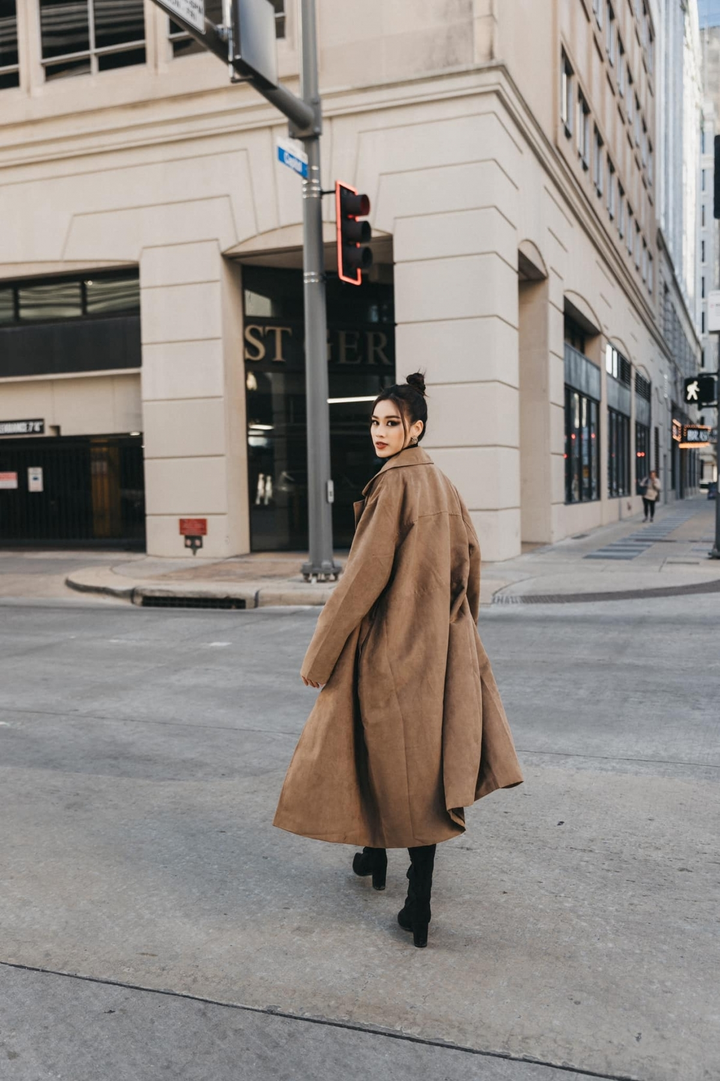 Hoa hậu Đỗ Thị Hà tái xuất rạng rỡ sau khi âm tính với SARS-CoV-2 - 9