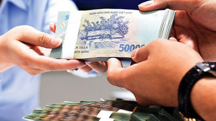 Nhiều ngân hàng tăng lãi suất huy động để hút vốn - 2