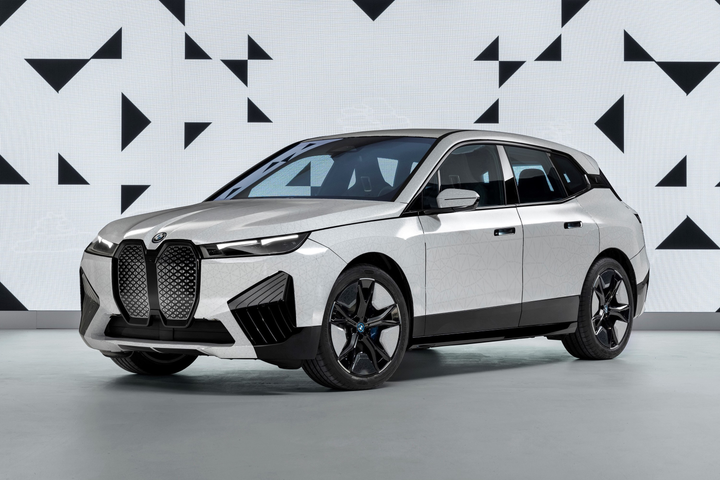 BMW trình làng công nghệ có thể đổi màu sơn ngoại thất - 8