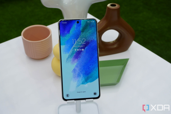Những smartphone mới ra mắt tại CES 2022 - 2
