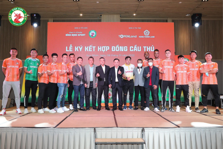 CLB Bình Định giữ chân Hồ Tấn Tài, công bố 12 tân binh - 1