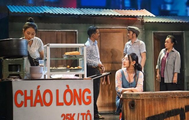 Sân khấu cháy vé khi Hoài Linh trở lại - 2