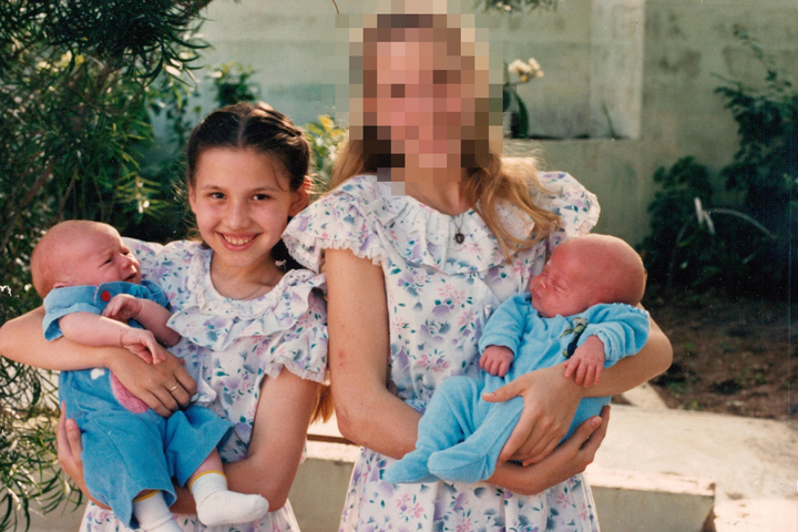 Cuộc sống địa ngục của bé gái lớn lên trong giáo phái tình dục quái dị - 2