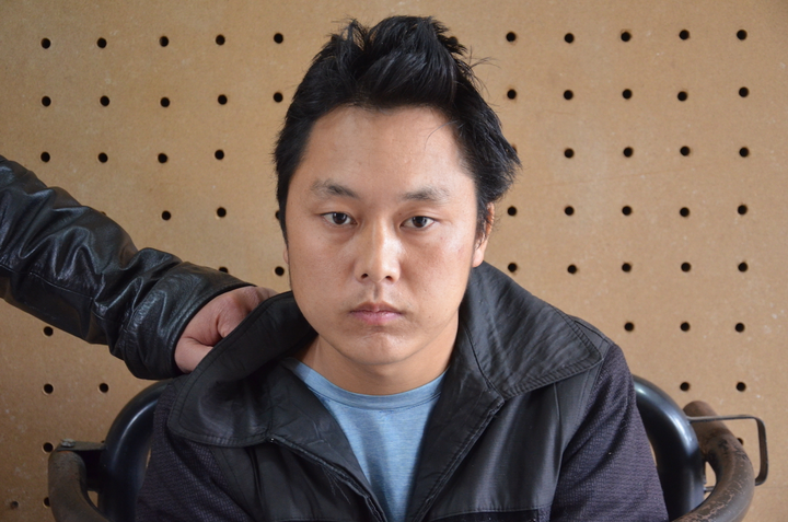 Nổ súng trấn áp kẻ buôn ma túy, điên cuồng tấn công cảnh sát - 4