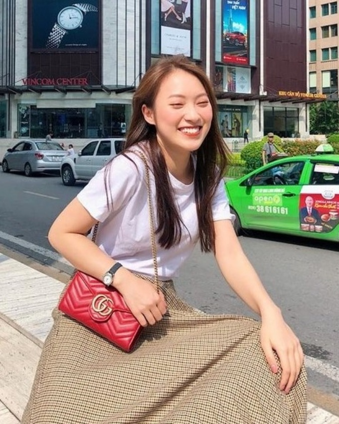 MC Khánh Vy 'Đường lên đỉnh Olympia' giàu cỡ nào? - 9