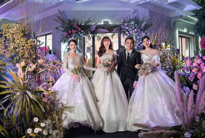 Cặp đôi Phương Nga, Bình An làm mẫu cho show áo cưới của John Kim - 1