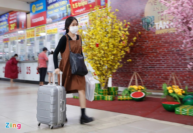 Về quê sớm để kịp cách ly trước Tết, nhiều người chấp nhận bị trừ lương - 1