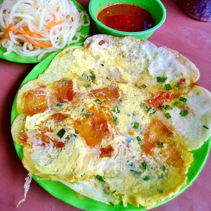 Về Huế thưởng thức món bánh ép lạ miệng, giá rẻ bèo mà ăn mãi không chán - 5