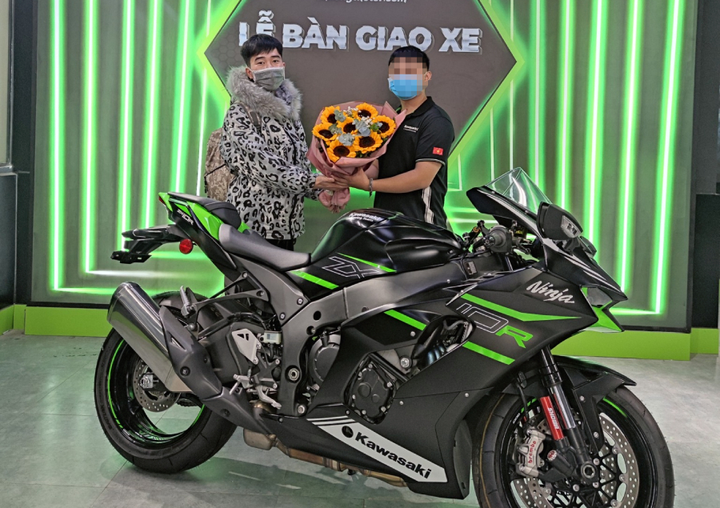 Cướp ngân hàng xong, nghi phạm mua xe phân khối lớn hơn 700 triệu đồng - 1