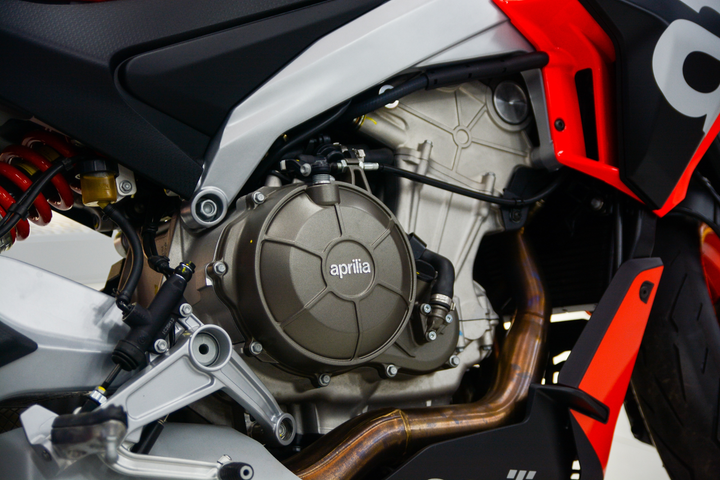 Cận cảnh Aprilia Tuono 660, nakedbike tầm trung giá 475 triệu đồng - 8