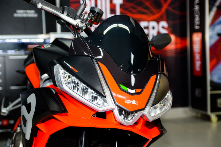 Cận cảnh Aprilia Tuono 660, nakedbike tầm trung giá 475 triệu đồng - 3
