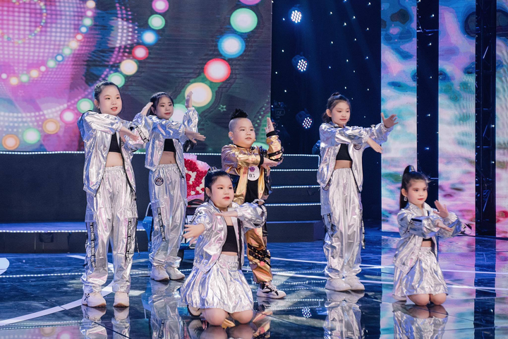 Sao nhí Muối Dubai đốn tim khán giả khi rap cực chất về mẹ - 3