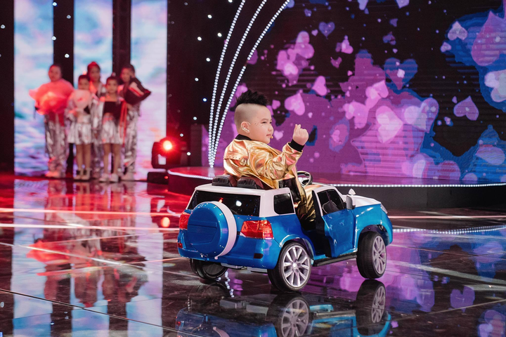 Sao nhí Muối Dubai đốn tim khán giả khi rap cực chất về mẹ - 2