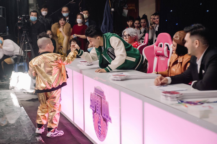 Sao nhí Muối Dubai đốn tim khán giả khi rap cực chất về mẹ - 4