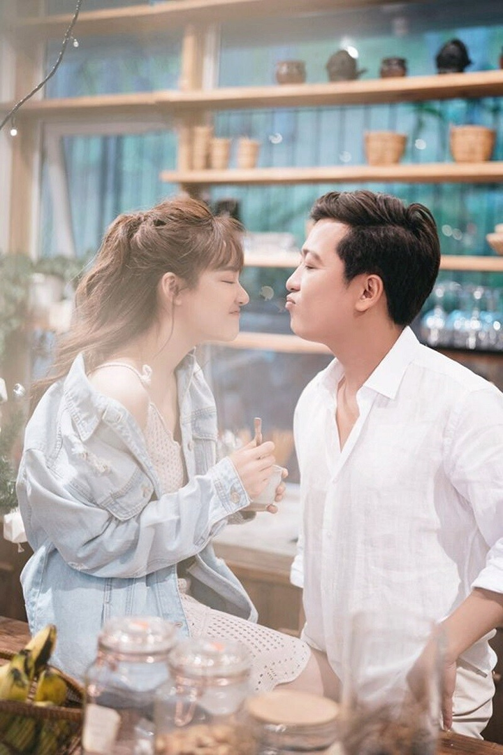 4 màn cầu hôn ngôn tình của Vbiz: Trấn Thành chi trăm triệu, Kim Lý gây xúc động - 4