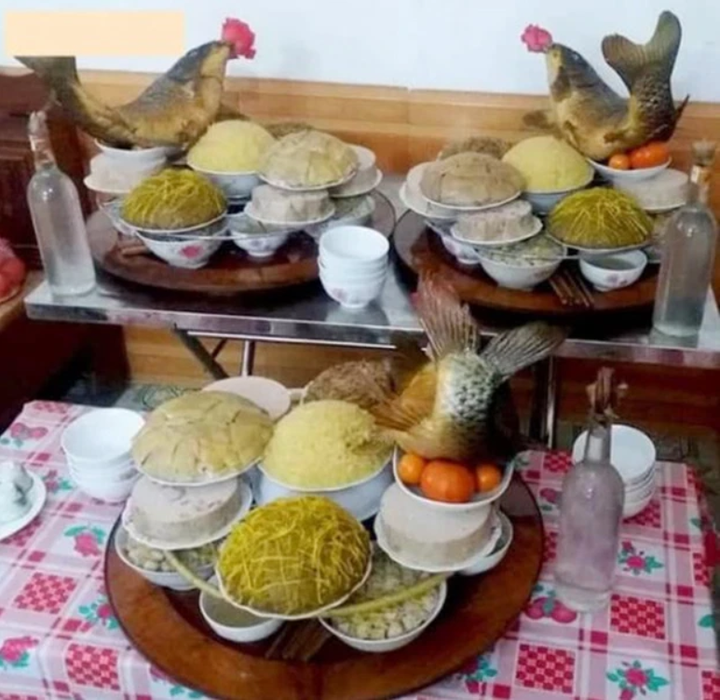Mâm cỗ lạ khiến cô gái tìm mỏi mắt không ra đĩa thịt gà, dân mạng cũng rối theo - 1
