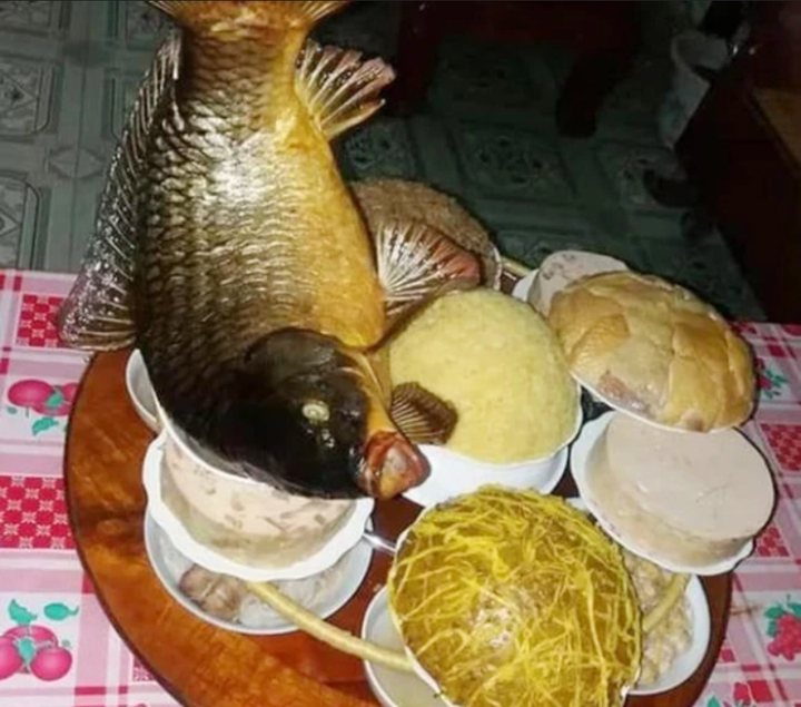 Mâm cỗ lạ khiến cô gái tìm mỏi mắt không ra đĩa thịt gà, dân mạng cũng rối theo - 3