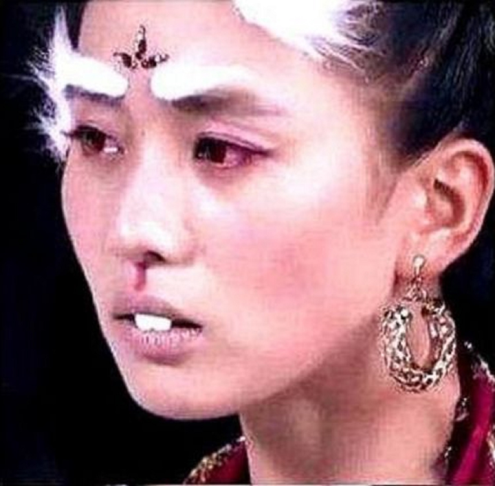 Loạt mỹ nhân Hoa ngữ trở nên xấu thê thảm khi hóa trang - 5