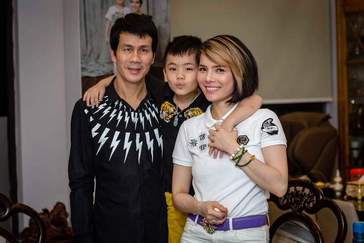 Sự thật khó tin ở Vbiz: 2 mỹ nhân phải hút mỡ ngực, có người tự hào là kẻ thứ ba - 2