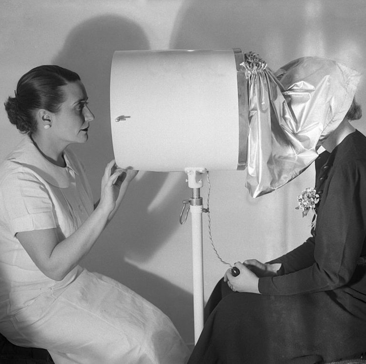 Rùng mình nhìn lại các phương pháp thẩm mỹ không khác gì tra tấn của thời trước - 5