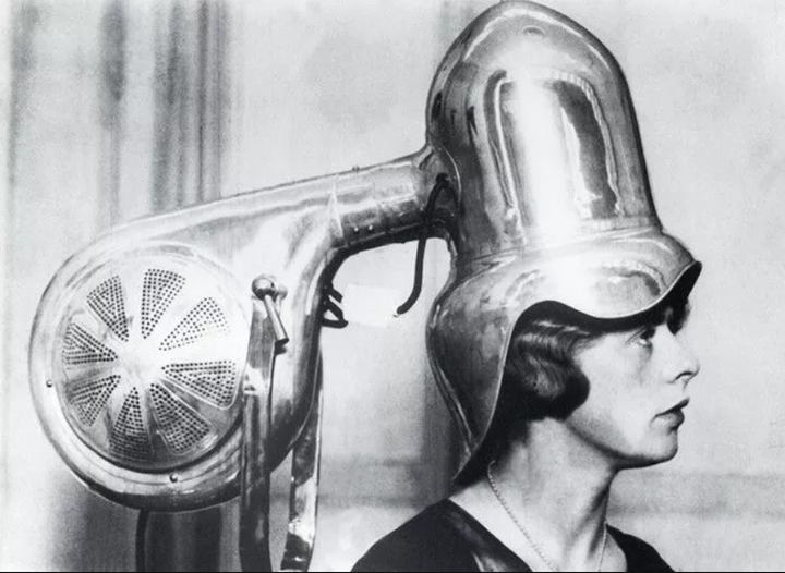 Rùng mình nhìn lại các phương pháp thẩm mỹ không khác gì tra tấn của thời trước - 2