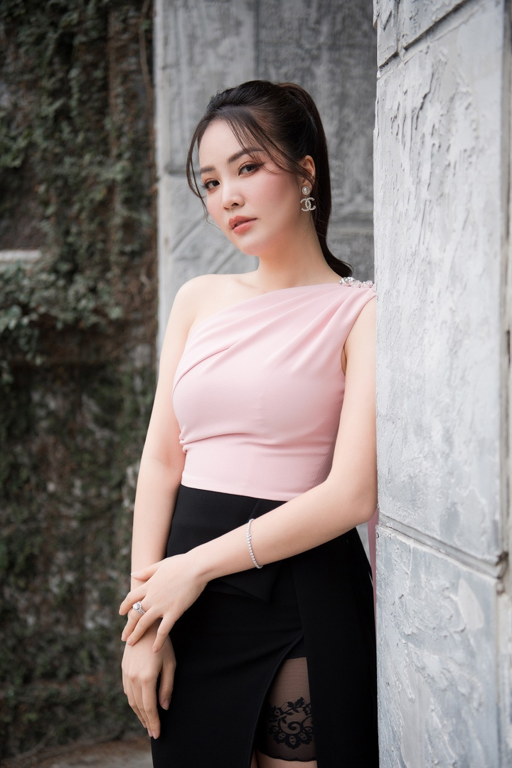 Thụy Vân tươi rói khoe sắc cùng dàn sao phim truyền hình Việt - 17