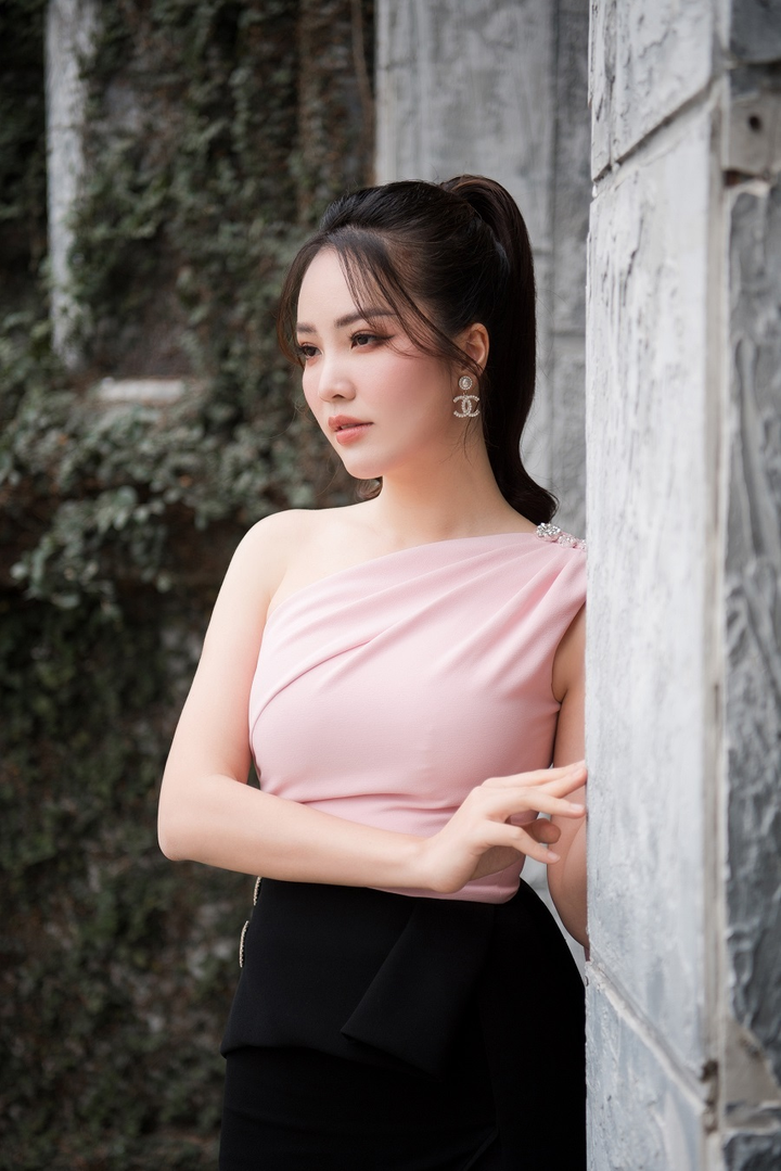 Thụy Vân tươi rói khoe sắc cùng dàn sao phim truyền hình Việt - 16