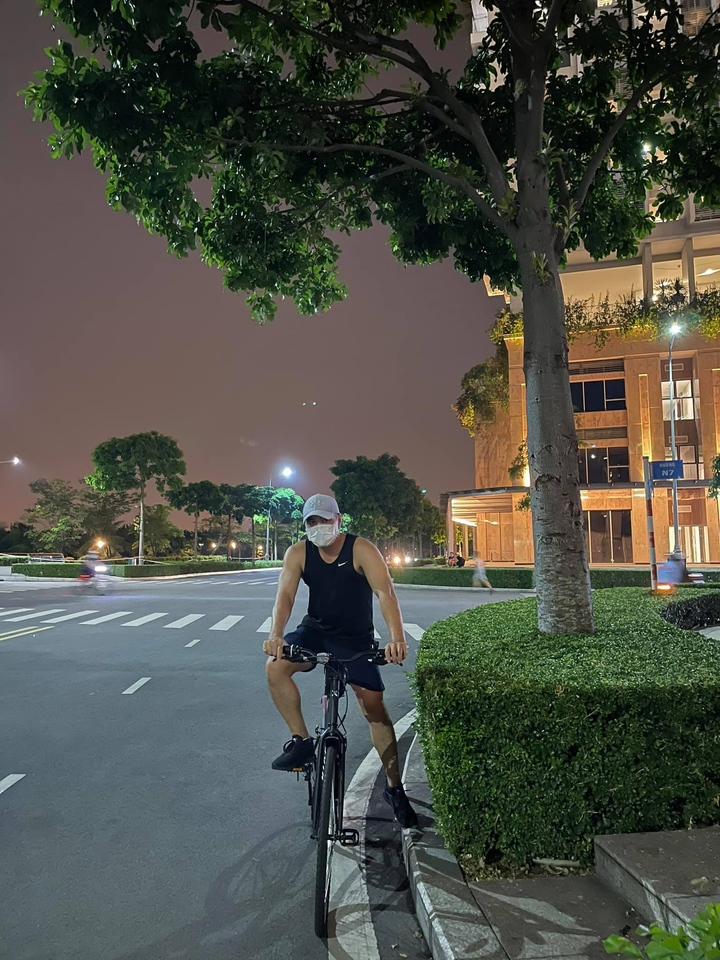 Diễn viên Trung Dũng U50 sống một mình bình yên bên chú mèo nhỏ - 25