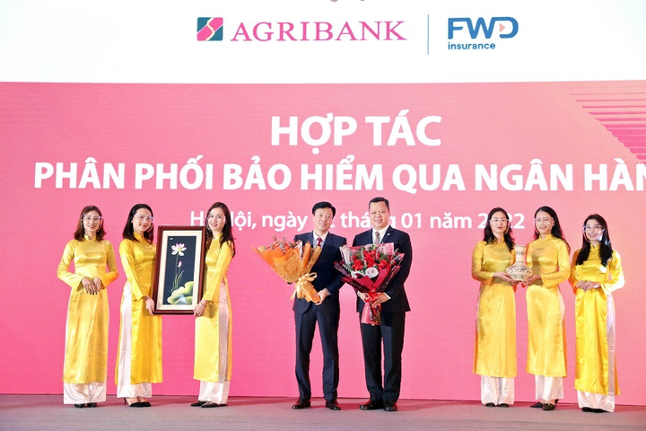 Agribank và FWD Việt Nam triển khai hợp tác về phân phối bảo hiểm qua ngân hàng - 1